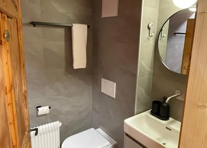 Rosablanche, Since 1929 - Peace, Quiet & Tradition 木屋 南达