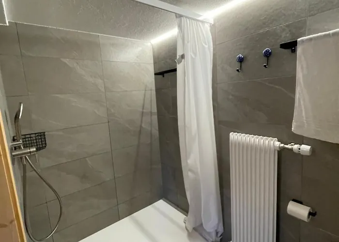 Rosablanche, Since 1929 - Peace, Quiet & Tradition 木屋 *