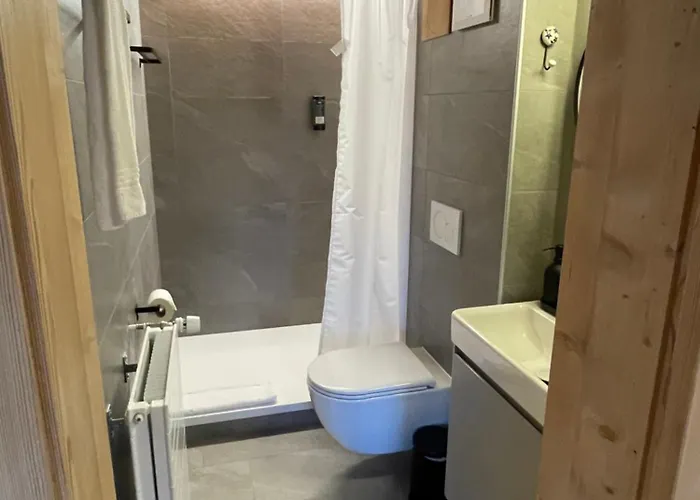 木屋 Rosablanche, Since 1929 - Peace, Quiet & Tradition *